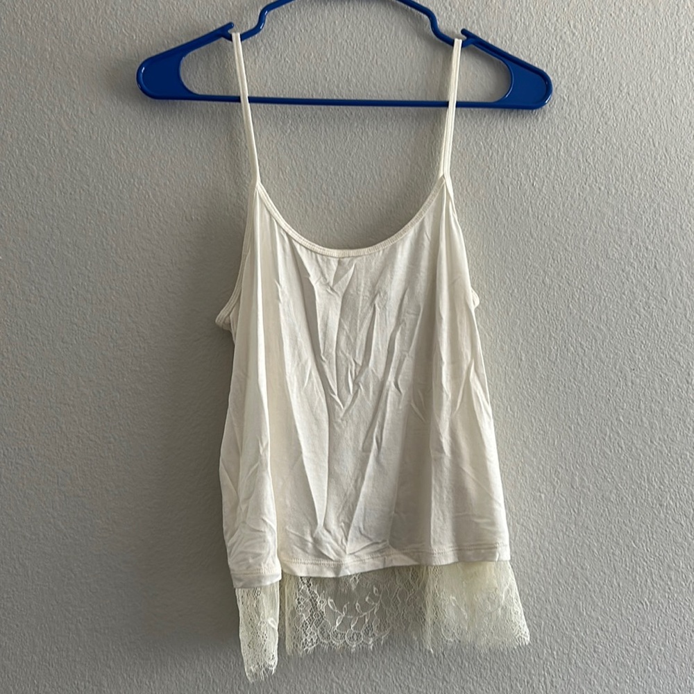 Medium lace white cami